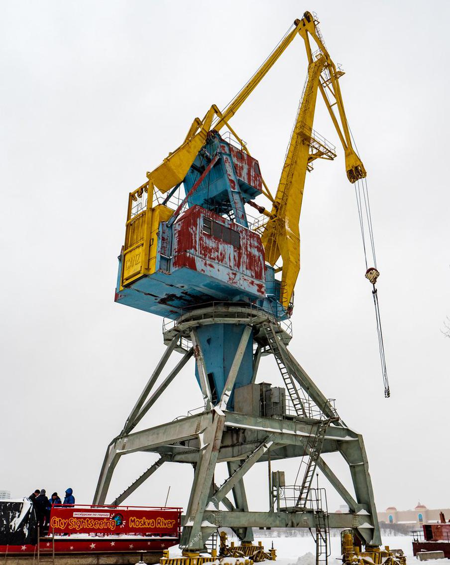 Грузоподъёмный кран в Южном порту скоро превратится в арт-объект