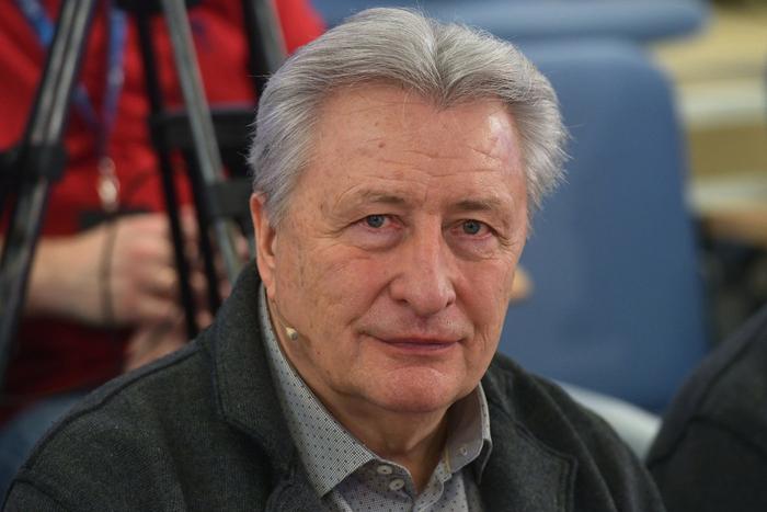 Александр Якушев поддержал решение президента о выдвижении своей кандидатуры на выборах