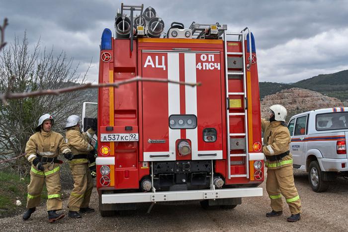 В Феодосии потушили пожар на месте атаки ВСУ
