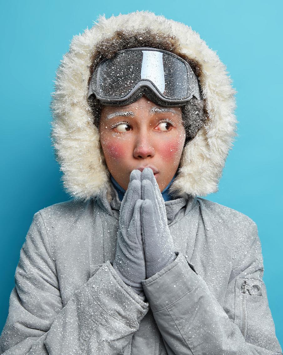 Морозное акне: что это такое и как бороться с несовершенствами зимой