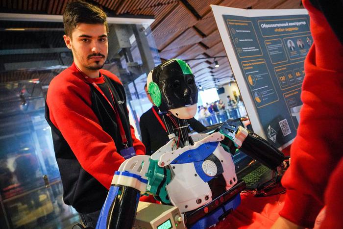 Более 17 тысяч человек прошли программы по развитию предпринимательства в Москве