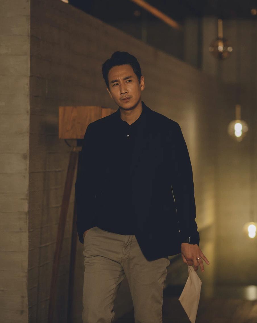 Ушёл из жизни корейский актёр Ли Сон-гюн, сыгравший в фильме "Паразиты"