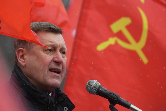 Локоть больше не мэр Новосибирска с 28 декабря