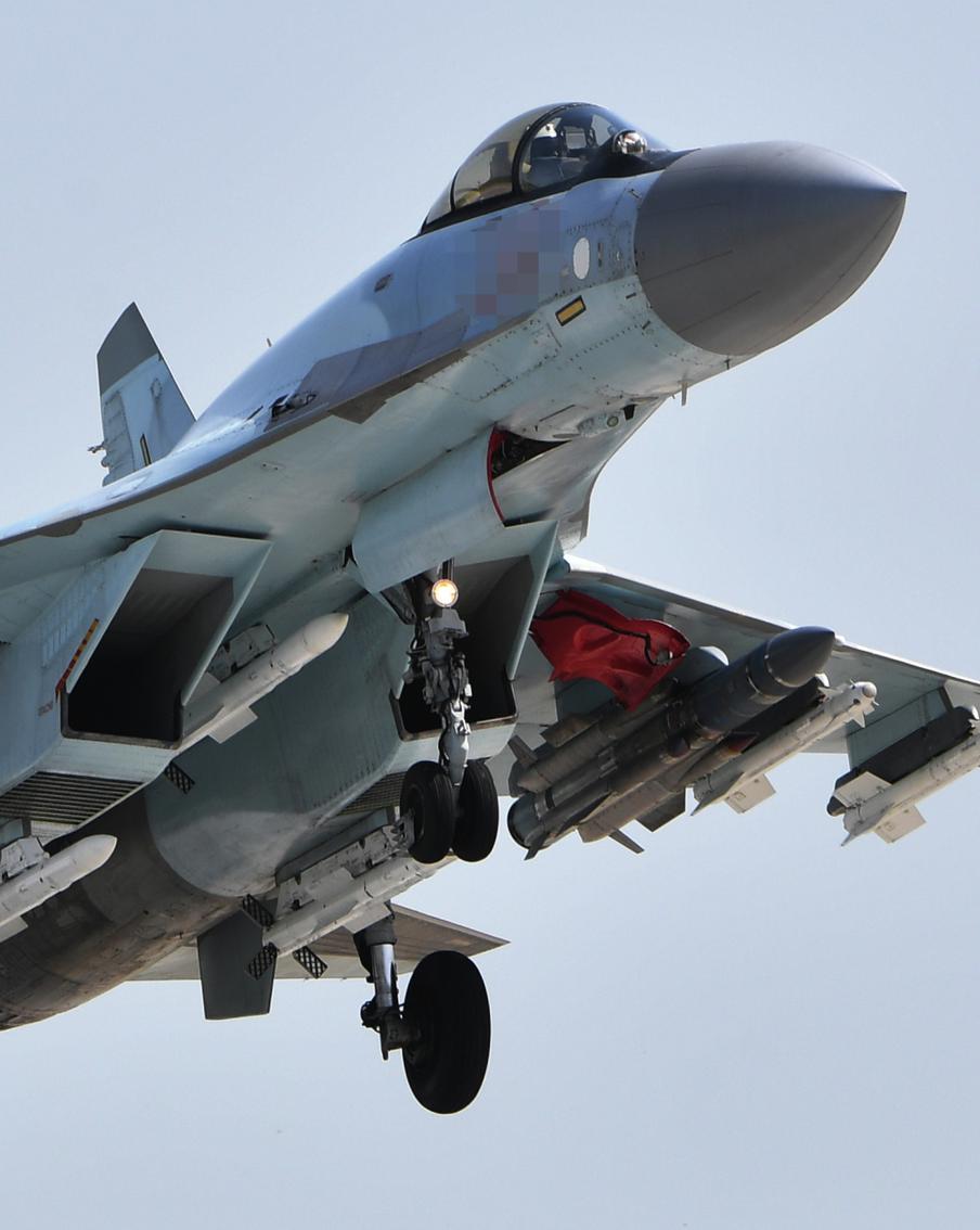 Истребитель Су-35 отогнал от российских бомбардировщиков самолёты ВСУ