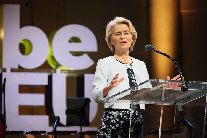 Урсулу фон дер Ляйен осудили из-за позиции по Украине, а Дания задерживает поставку оружия: хроника очередных событий украинского кризиса