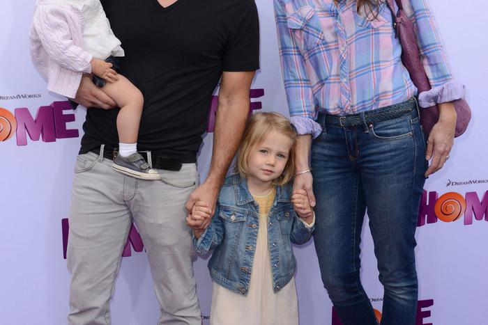 Бывшая жена разбившегося с дочерьми актёра Оливера обратилась к поклонникам