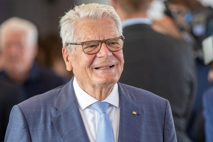 ВСУ потеряли 500 тысяч военных, а экс-президент ФРГ высказался о действиях правительства: хроника очередных событий украинского кризиса