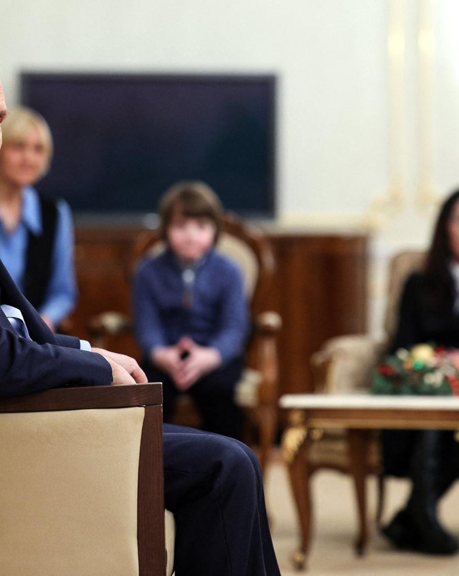 Более 1,3 млн подписей собрали за выдвижение Путина на выборах президента