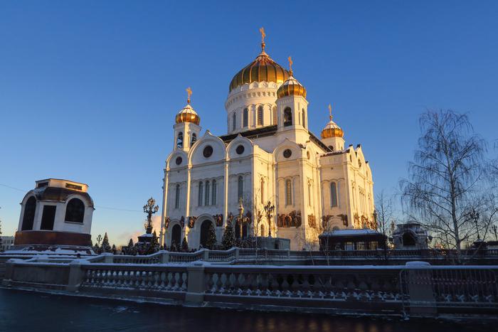 Москвичи попросили у "Троицы" не только здоровья