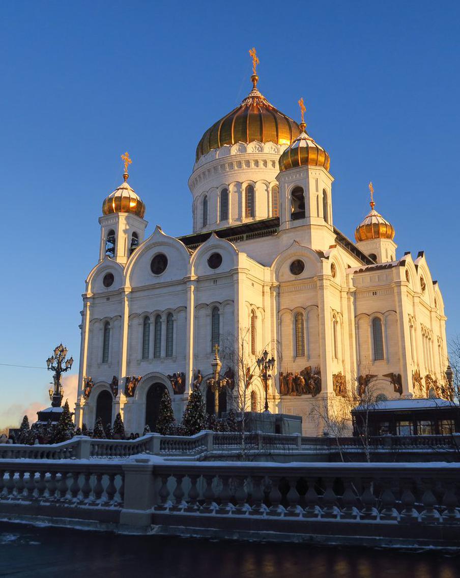 Москвичи попросили у "Троицы" не только здоровья