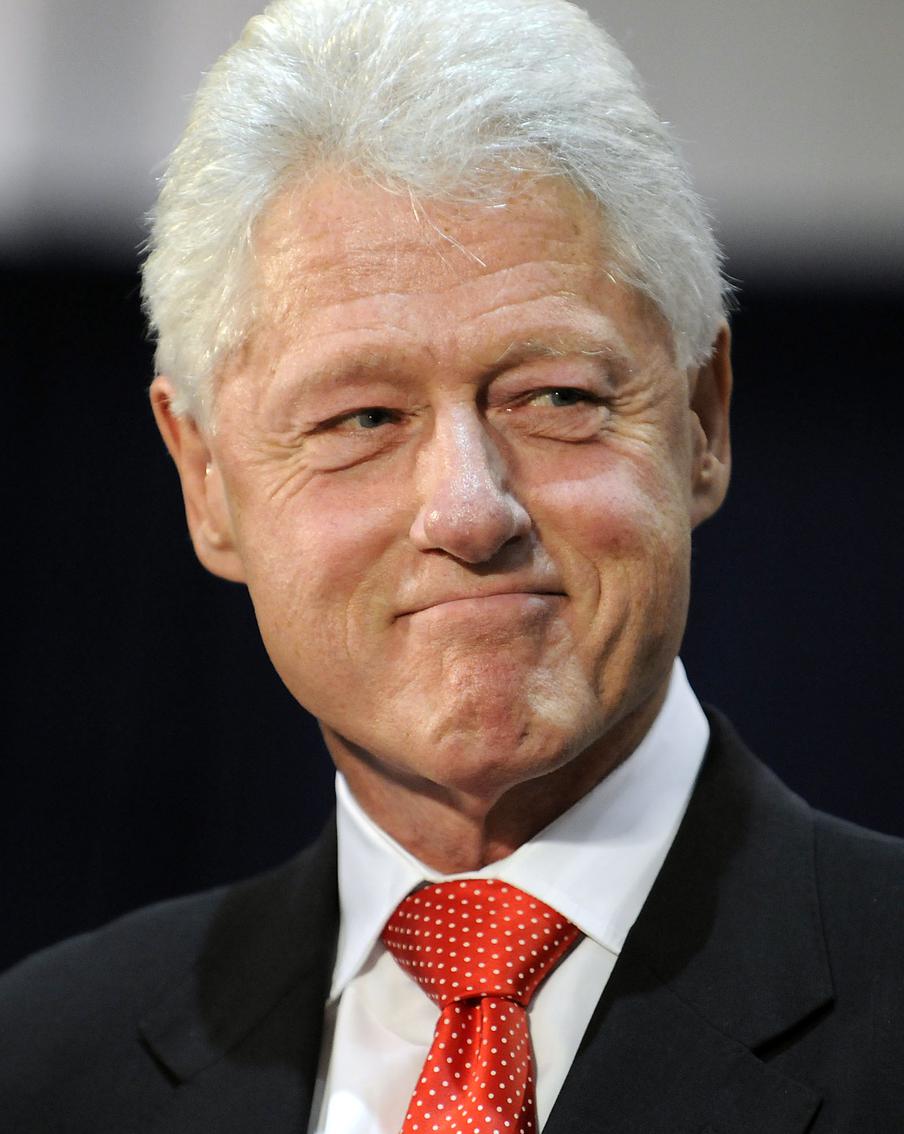 СМИ пишут, что Джеффри Эпштейн тайно снимал на видео, как британский принц Эндрю и Билл Клинтон растлевали детей