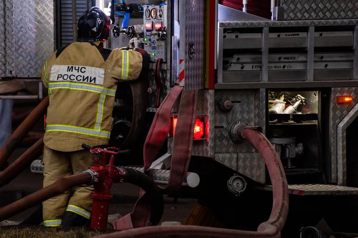 Два дрона упали на объект ТЭК в Орле