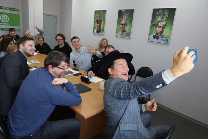 Редакция Metro научилась смеяться без причины