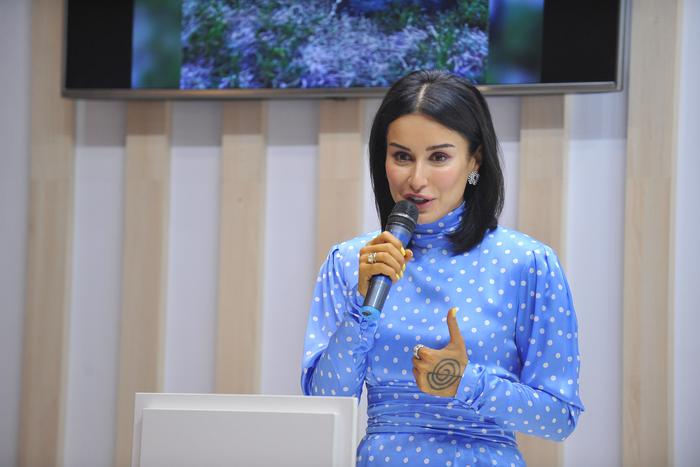 Телеведущая Тина Канделаки поддержала решение президента участвовать в выборах