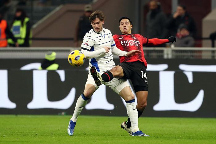 Алексей Миранчук помог выбить "Милан" из Кубка Италии: заработал пенальти, который привёл к победному голу