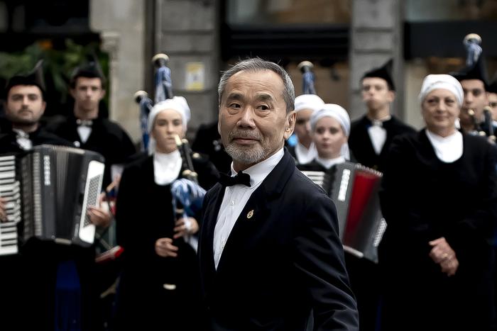 У легендарного Харуки Мураками день рождения – разбираемся, как не спутать его с другими Мураками