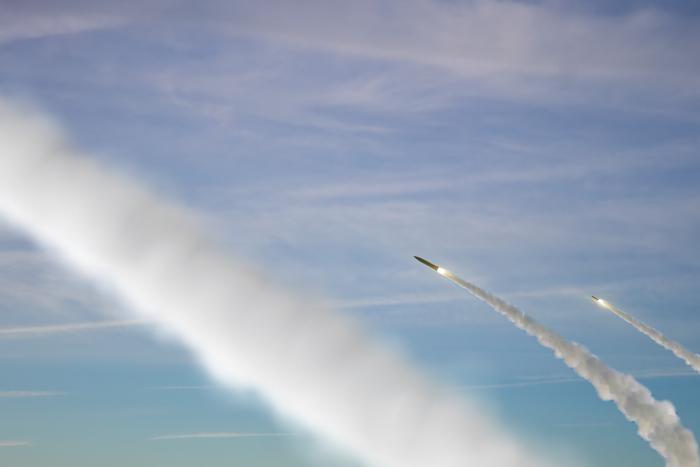 США и Великобритания атаковали "множественные цели" хуситов в Йемене