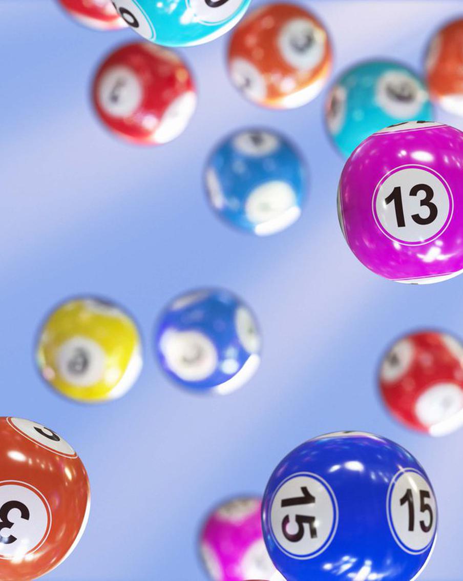 Россиянка выиграла миллион рублей в лотерею и подарила его