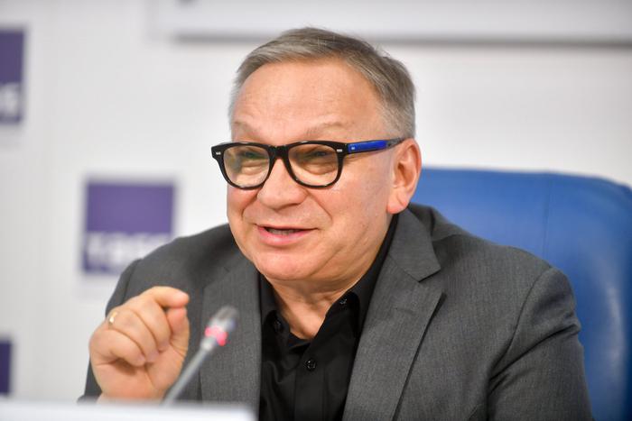 Кинорежиссёр Игорь Угольников поддержал решение президента участвовать в мартовских выборах