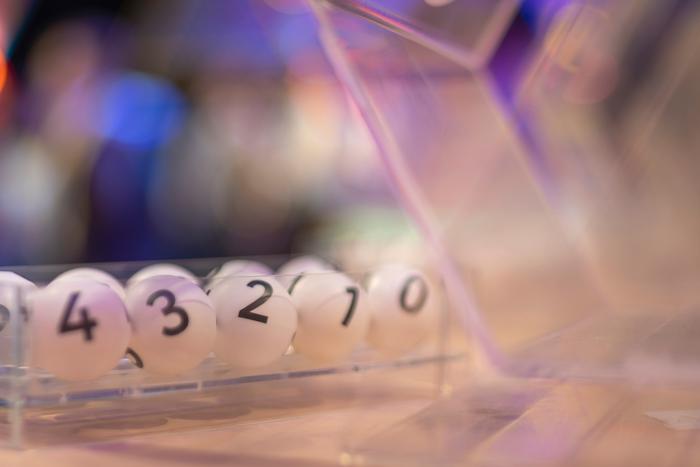 Выигравшего миллиард рублей в лотерею россиянина нашли спустя две недели