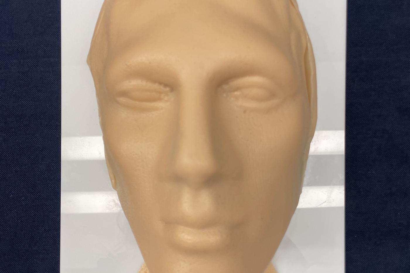 Учёные впервые создали фантом лица человека, чтобы косметологи научились делать инъекции красоты