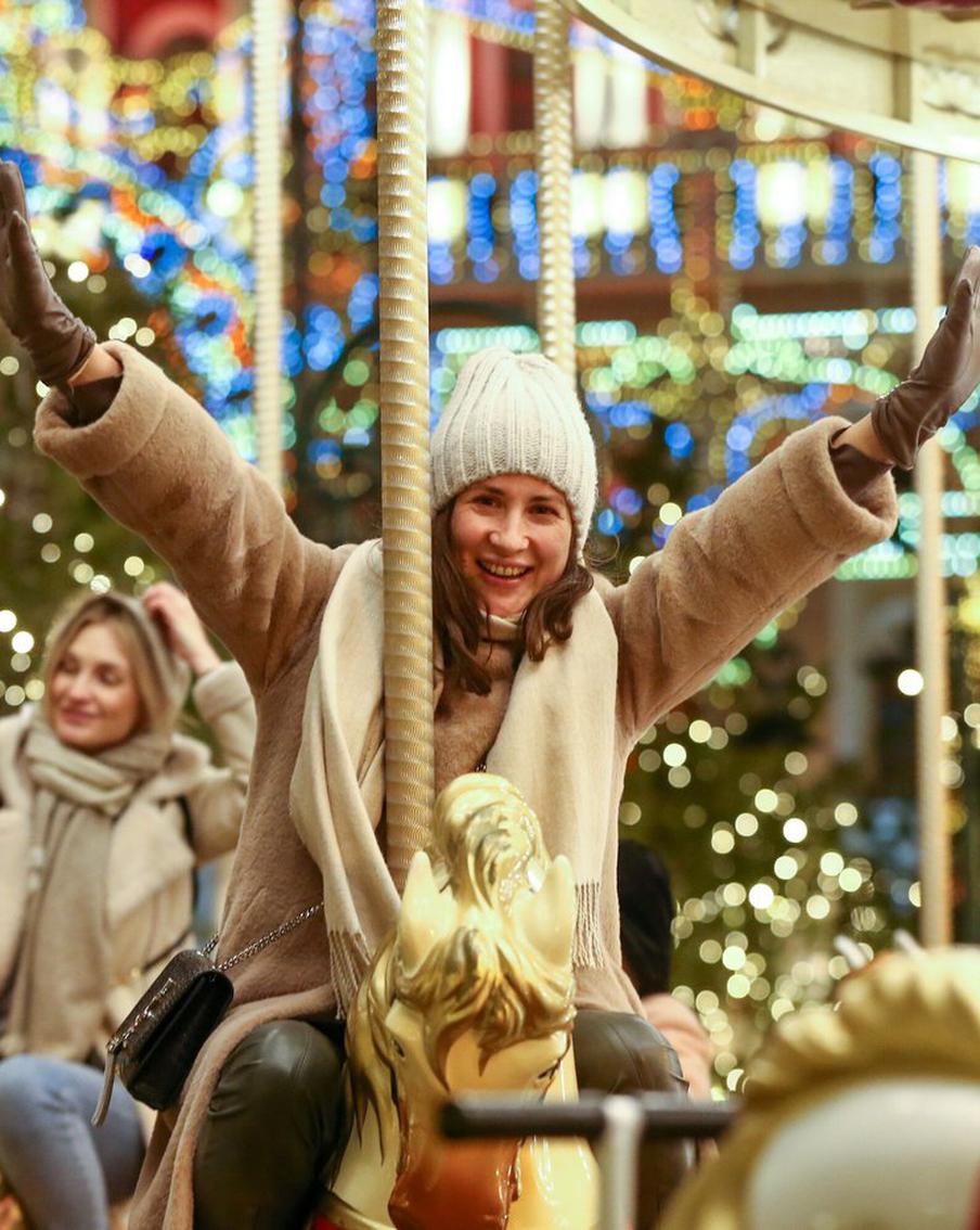 Отмечали Новый год с селёдкой, питомцами и коллегами! Москвичи рассказали, как отмечали Новый год и с какими чувствами вернулись к работе