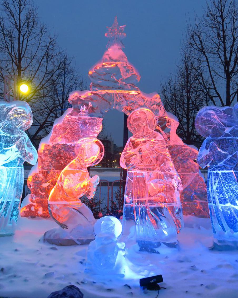 В "Музеоне" фестиваль ледовых скульптур. Они покорили зрителей своей холодной красотой