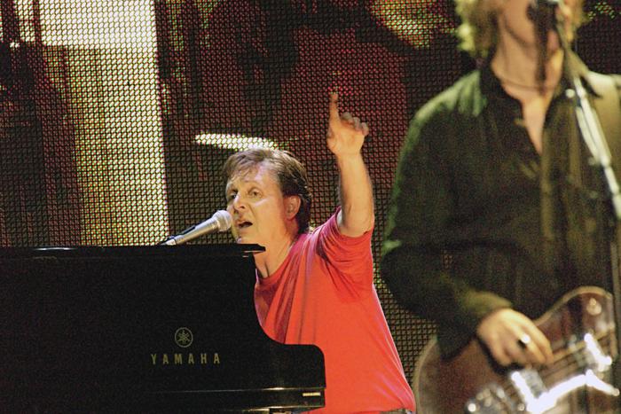 О первом концерте Пола Маккартни в Москве вспоминают очевидцы – ко дню The Beatles
