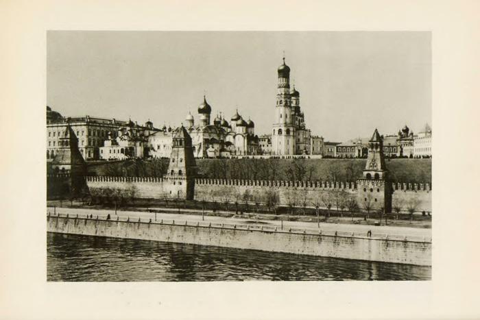 Красоту старой Москвы сохранили вековые фотоснимки. Альбом с ними оцифровала Библиотека имени Некрасова