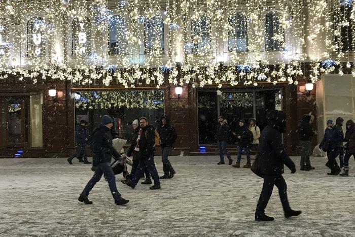 Москвичей предупредили о гололедице и метели