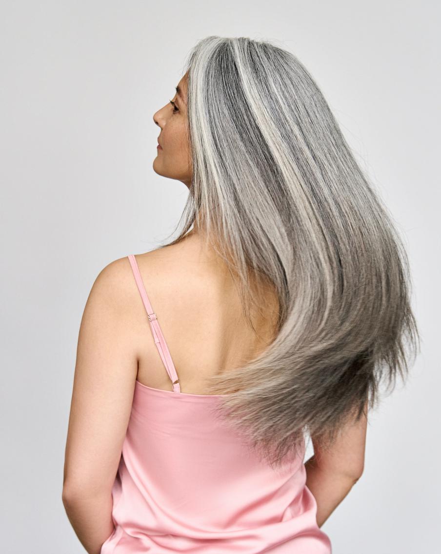 Подбираем технику для стильного окрашивания седых волос