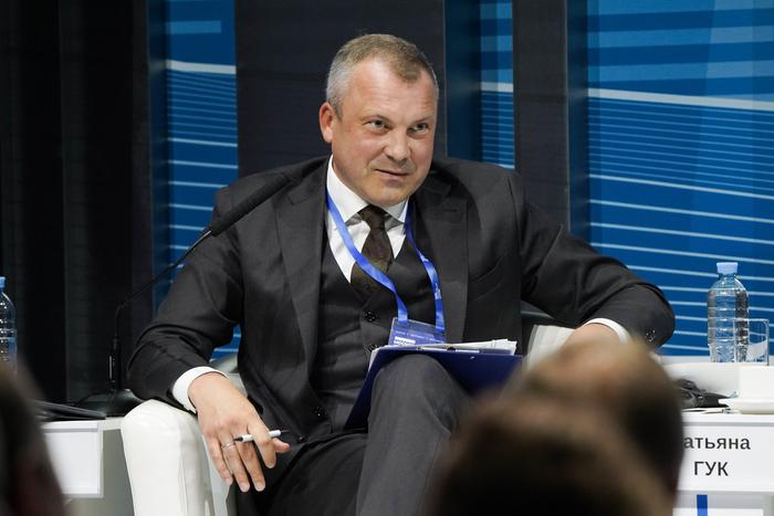 Тележурналист Евгений Попов поддержал решение  Владимира Путина о выдвижении в качестве кандидата на выборах