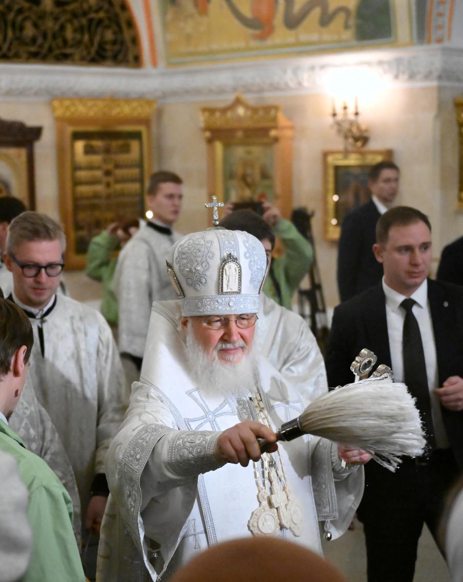 Патриарх Кирилл в Крещенский сочельник освятил воду