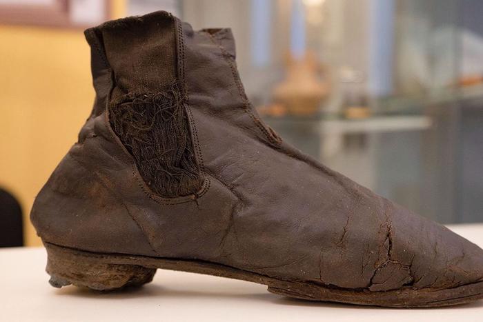 Древних москвичек привлекали богачи в красных сапогах