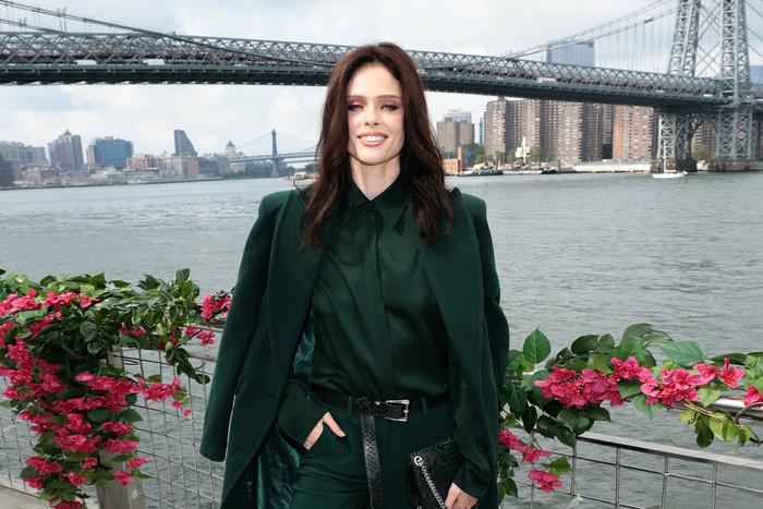 Изумрудный – хит сезона. Правильно носим и сочетаем модный цвет