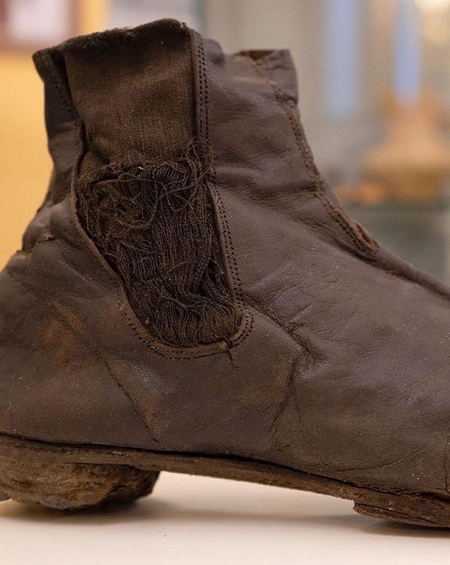 Древних москвичек привлекали богачи в красных сапогах