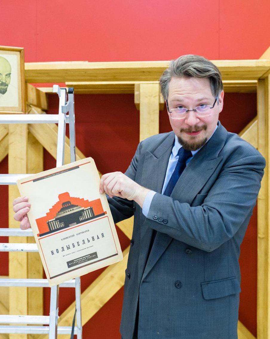 "Там Ильич в гробу лежит": сто лет назад появилась колыбельная про вождя, под которую дети не могли заснуть