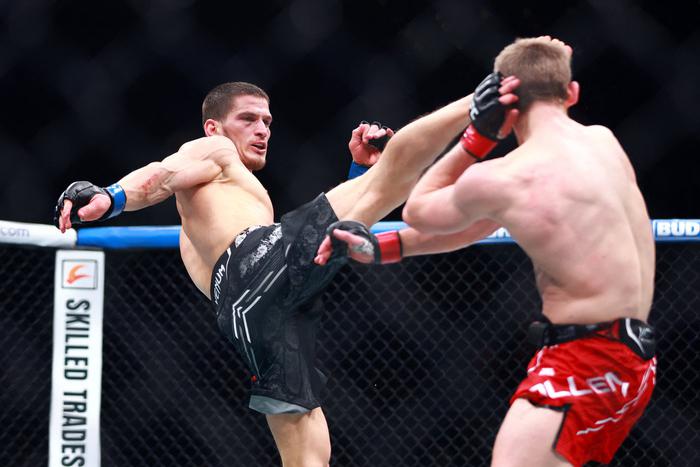 Российский боец Евлоев одержал восьмую подряд победу в турнире UFC