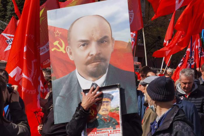 Потомственный крестьянин Ленин боролся с немцами