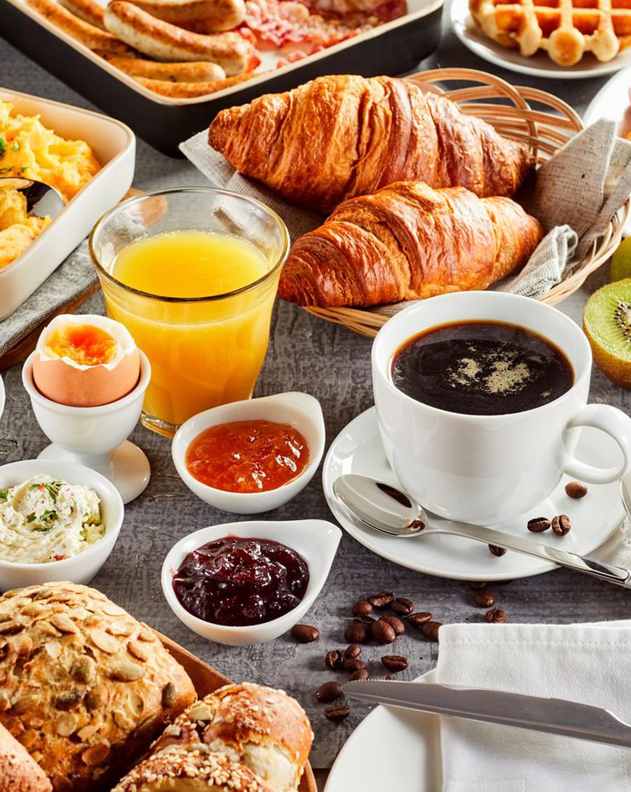 Не просто каша и не просто блины: представляем вкусные рецепты для завтрака