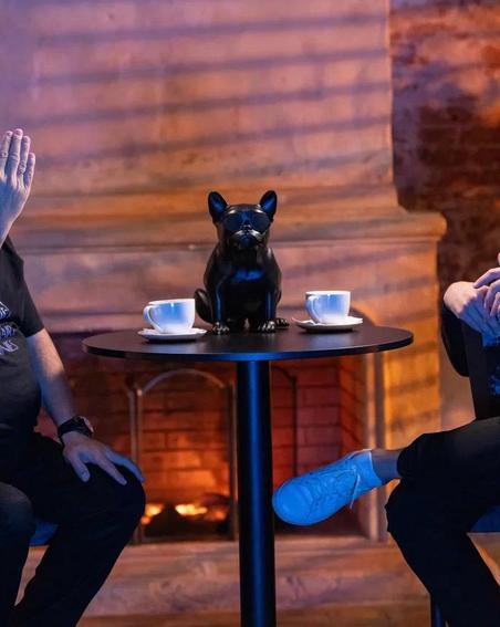 Как находчивый блогер Георгий Лобушкин сделал соведущим бульдога