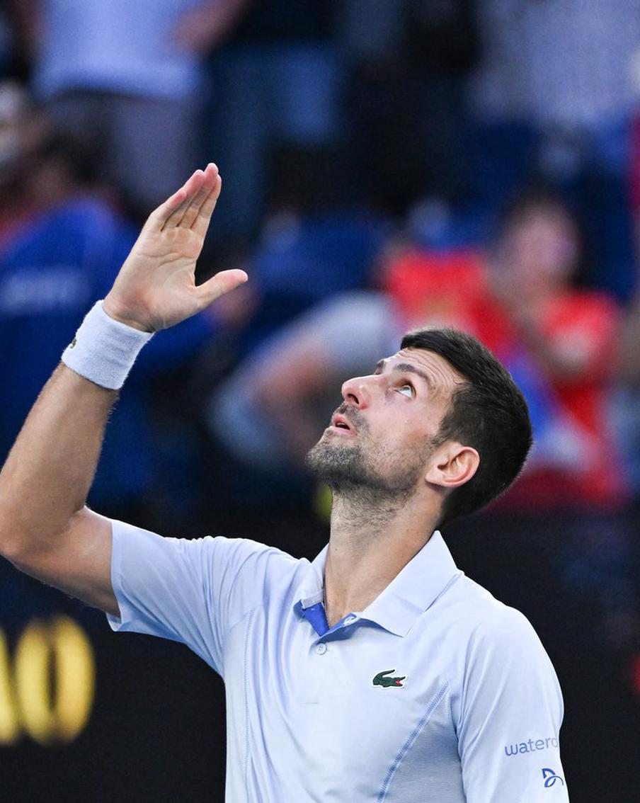 Новак Джокович из Сербии пробился в полуфинал Australian Open, первого в сезоне турнира Большого шлема