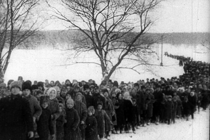 "Ленин лежал со своей обычной улыбочкой, будто на минуту вздремнул": 100 лет назад с вождём прощалась вся страна