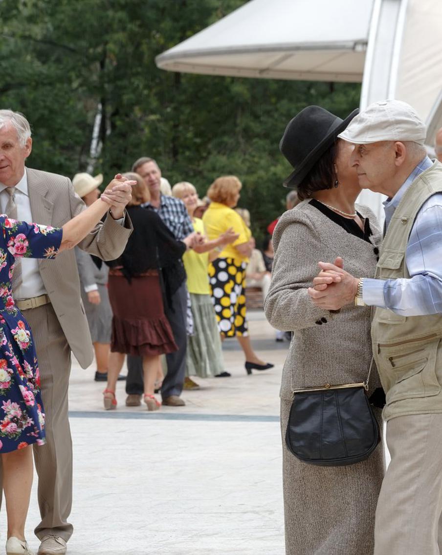 В Госдуму внесли законопроект о выплатах супругам за длительный брак