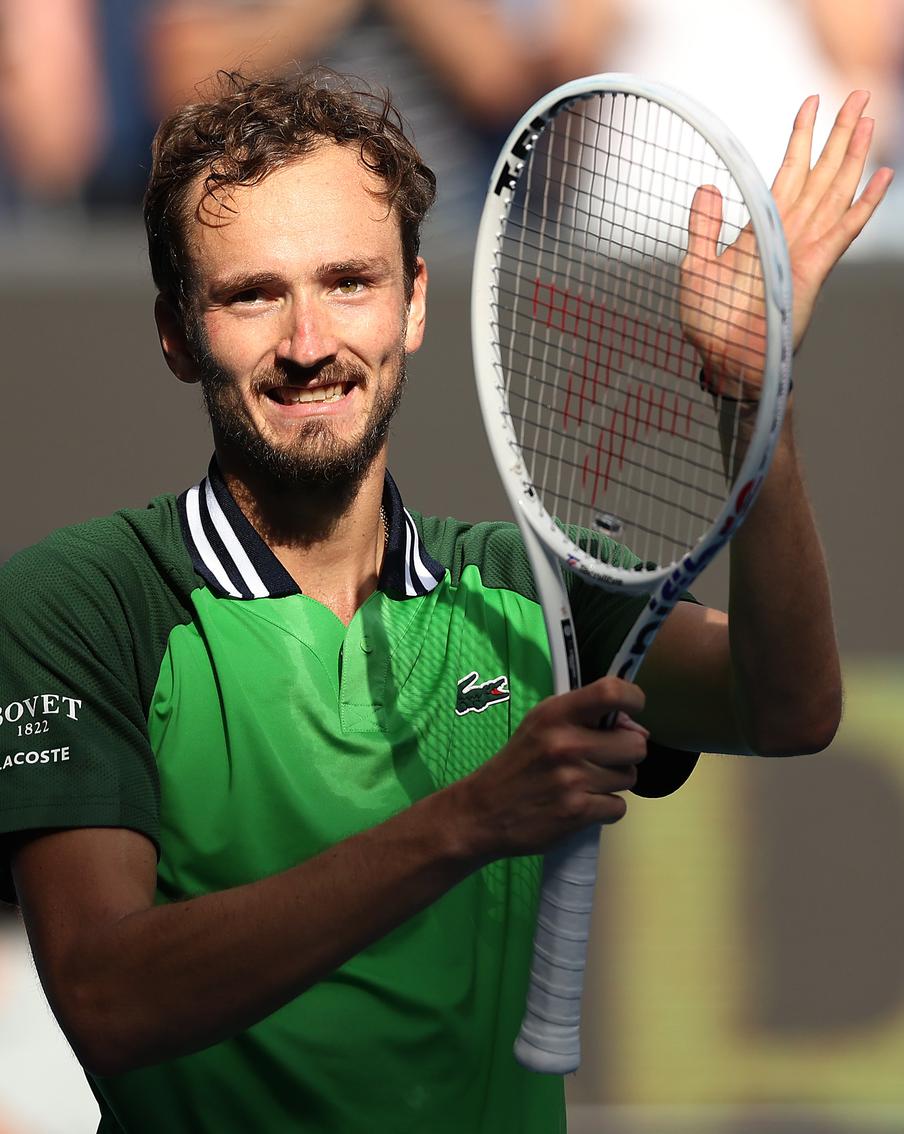 Медведев вышел в полуфинал Australian Open