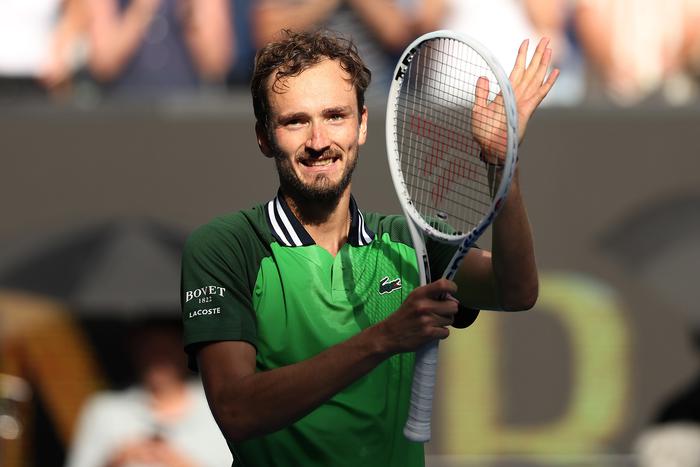 Медведев вышел в полуфинал Australian Open