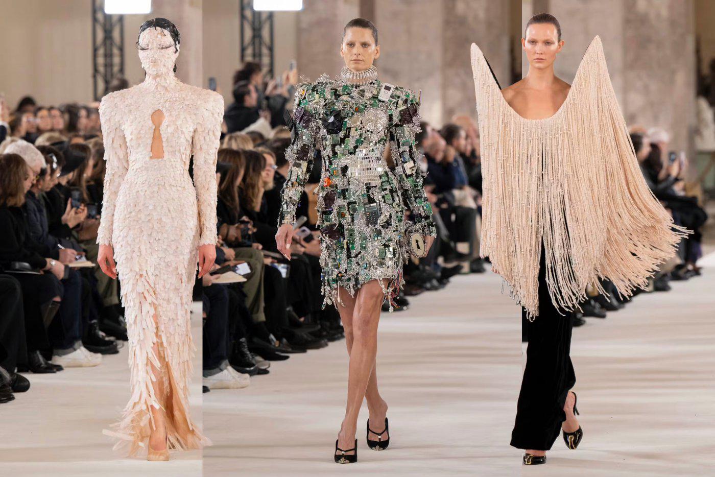 Модели на показе Schiaparelli.