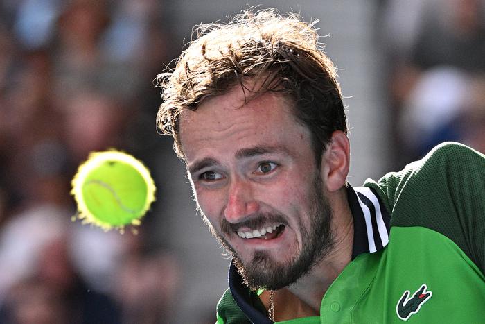 Из россиян остался только Даниил Медведев: наш теннисист вышел в полуфинал Australian Open