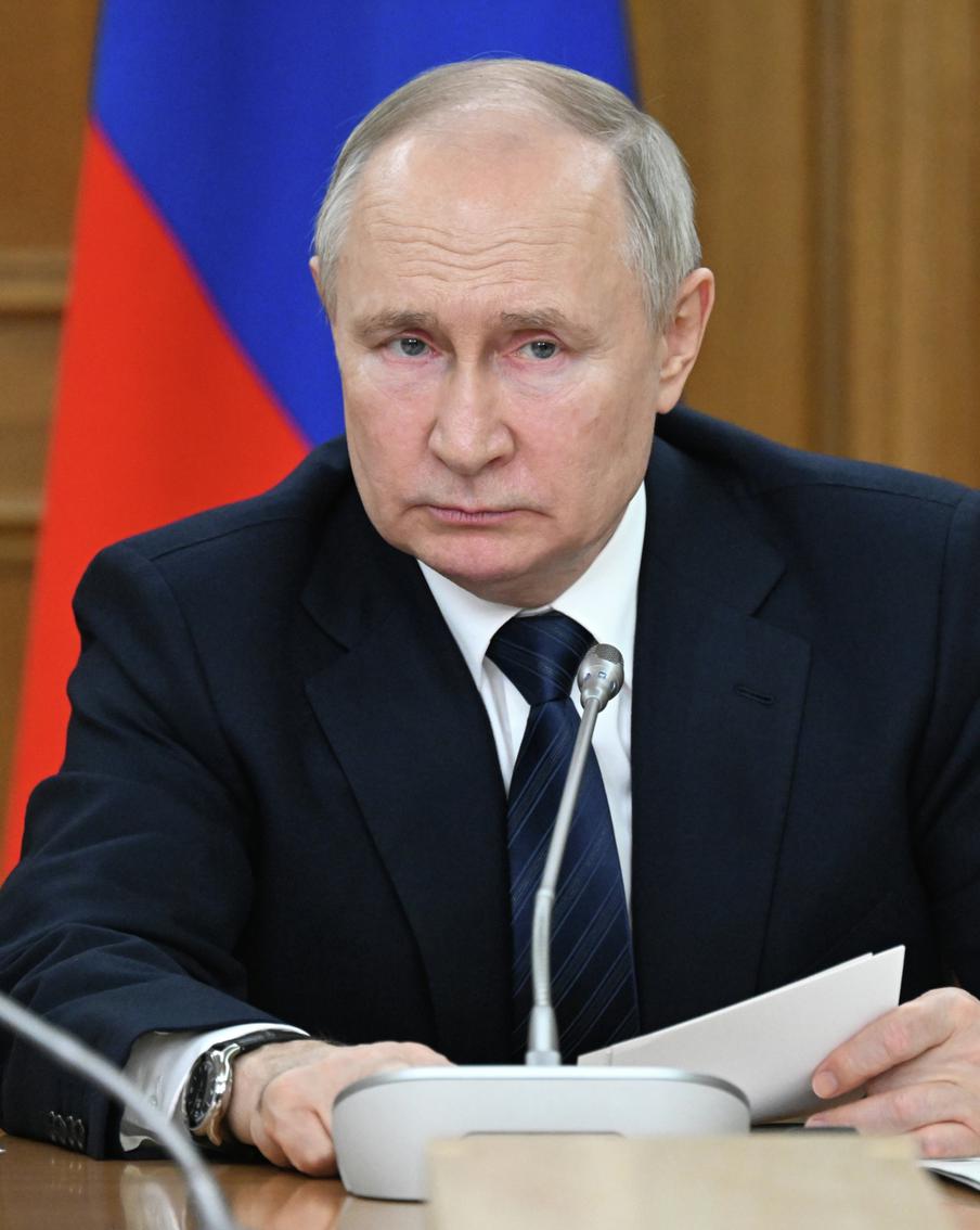 Путин поручил внести изменения в закон о присвоении статуса ветерана