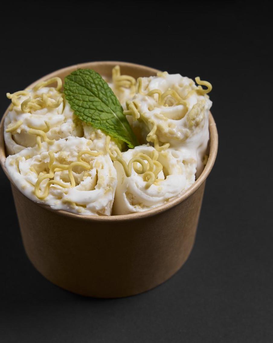 Засахаренный бекон и мороженое с дошираком: самые странные сочетания продуктов